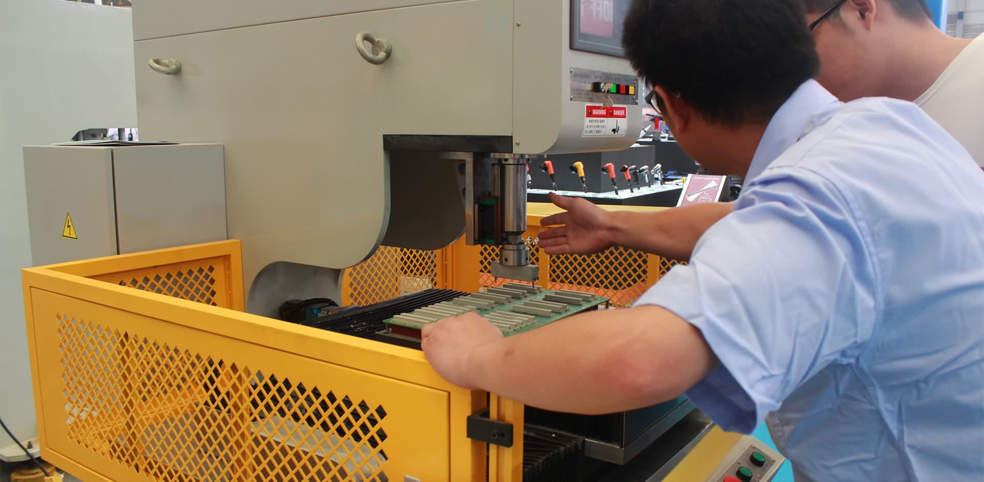 氣液增壓缸、液壓油缸、伺服電動缸、壓機(jī)